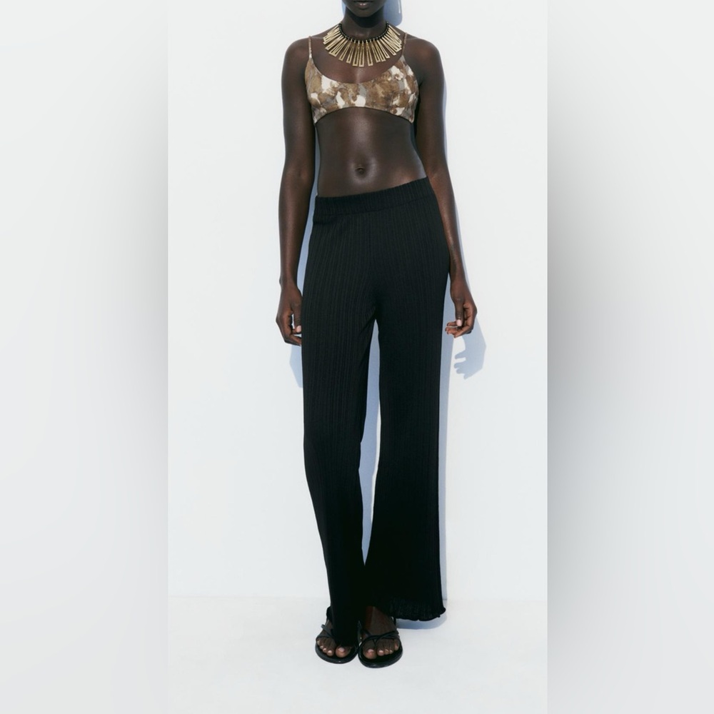 Pleated black pants
